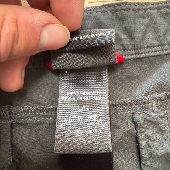 The North Face cargo pants men’s Large #techwear measurements in picture - Picture 4 of 8